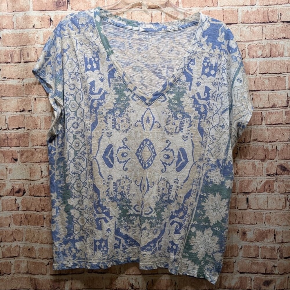 Lucky Brand Blue and white Short Sleeve V-Neck floral Tee shirt Large